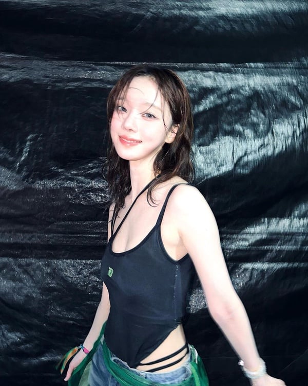 Kpop女 idol 夏日风潮：解锁Winter同款泳衣与湿身背心的穿搭秘籍！-清美唯艺