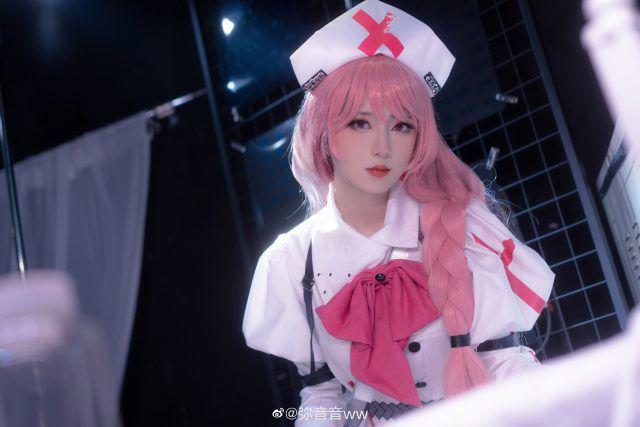 倾心安妮护士：弥音音的精致Cosplay美图集-清美唯艺