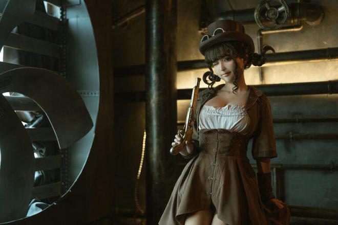 维多利亚时代服装与机械元素的结合