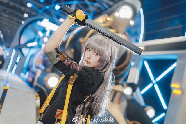 葵葵Momoko带你领略《崩坏：星穹铁道》的精美cosplay美图集-清美唯艺