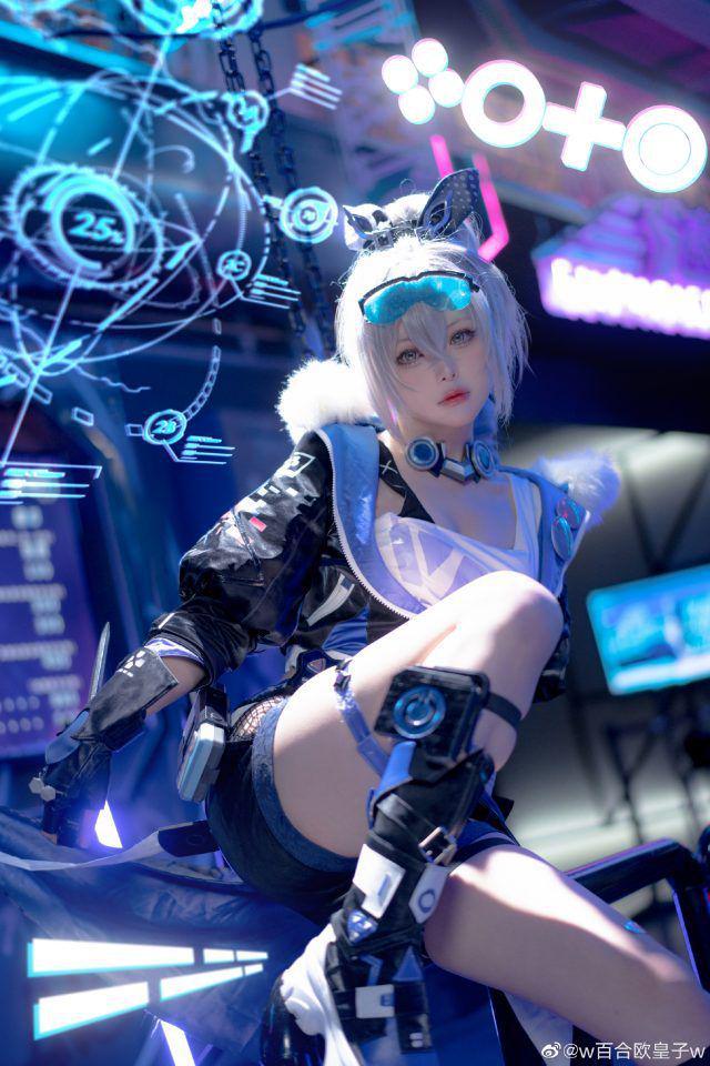 图片[5]-w百合欧皇子w化身银狼，魅力黑客的帅气风范-清美唯艺