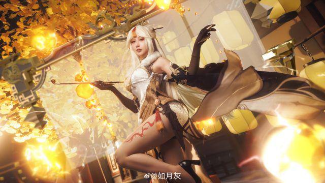 “原神”中的角色凝光，变身后的惊艳：如月灰的绝美COS大赏！-清美唯艺