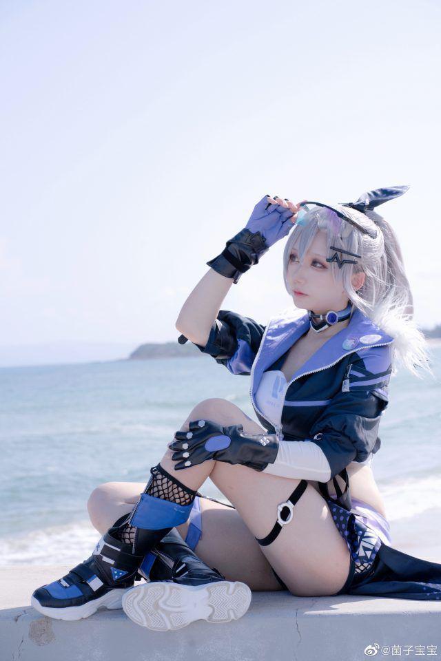 菌子宝宝的cosplay魅力四射