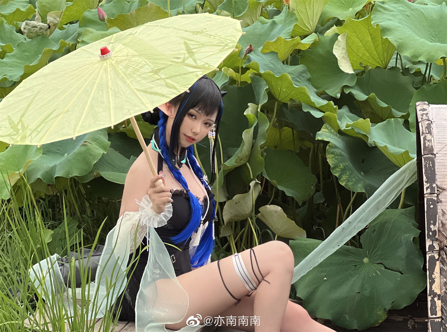寻找亦南南南全系列COS作品，谁能分享误入藕花深处的图片？-清美唯艺