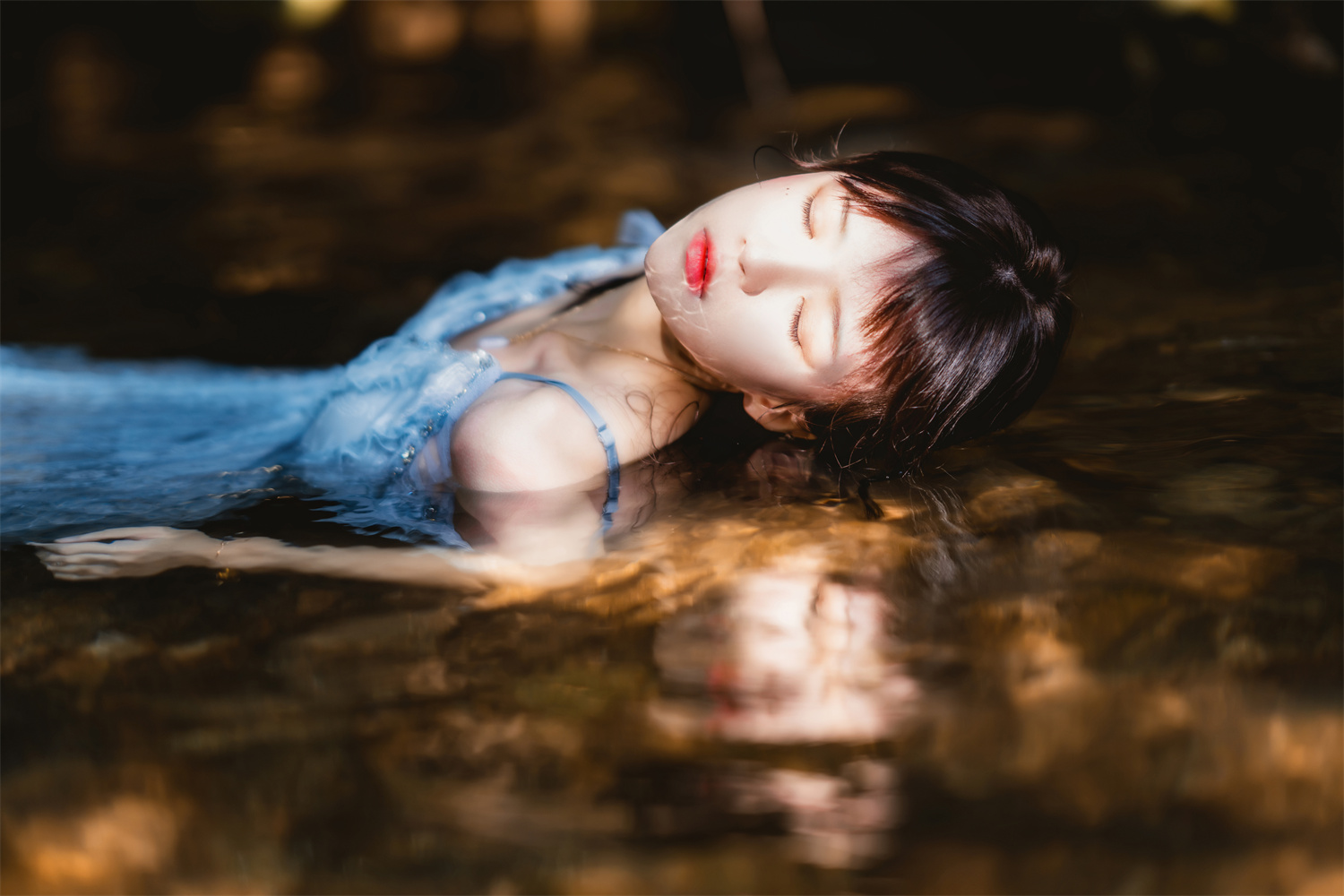 图片[3]-桜桃喵《沉溺》鉴赏：真美人为何在骨中而非外表？-清美唯艺