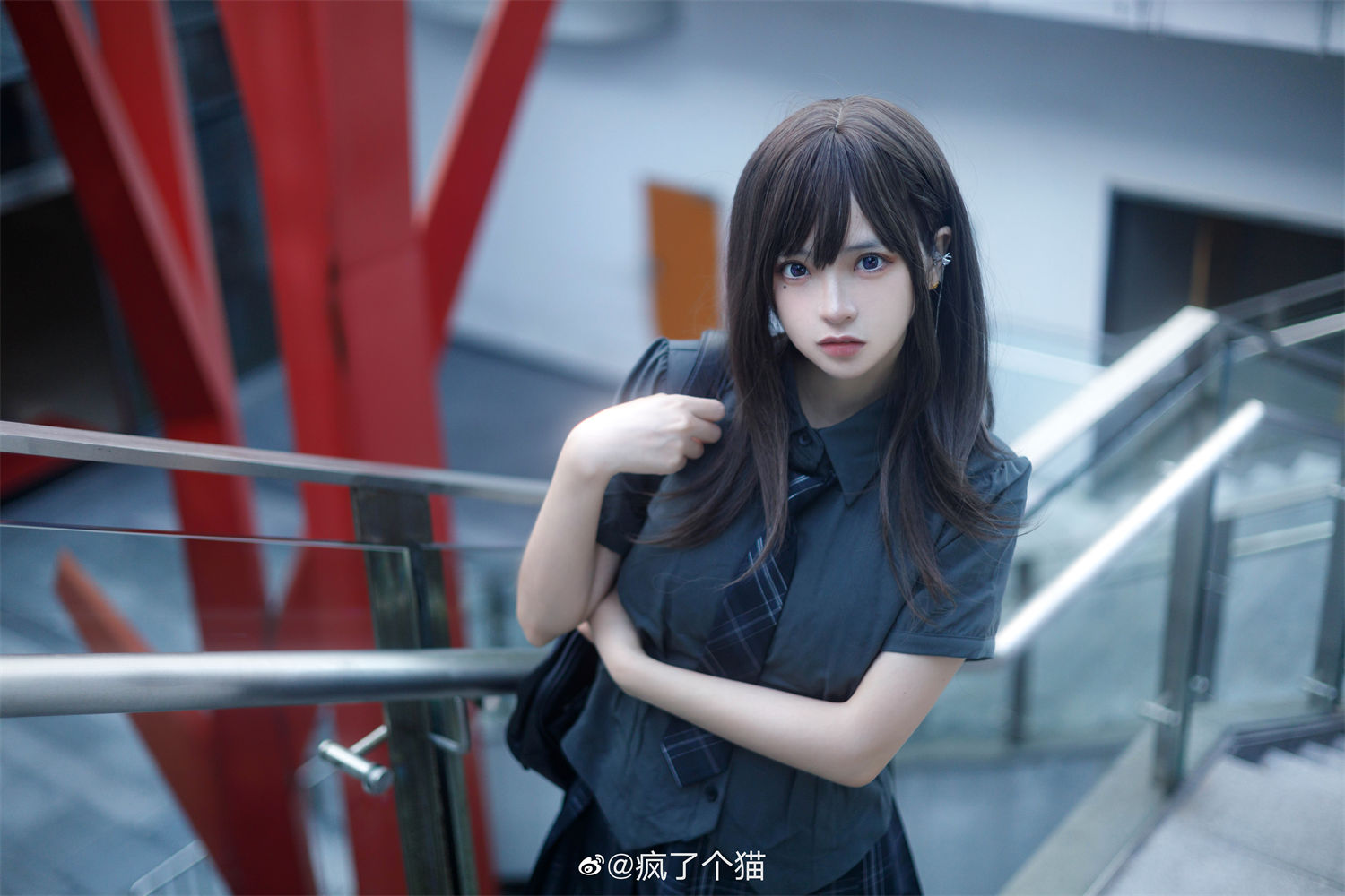 疯猫归来：黑发萌妹为何如此吸引众人？-清美唯艺