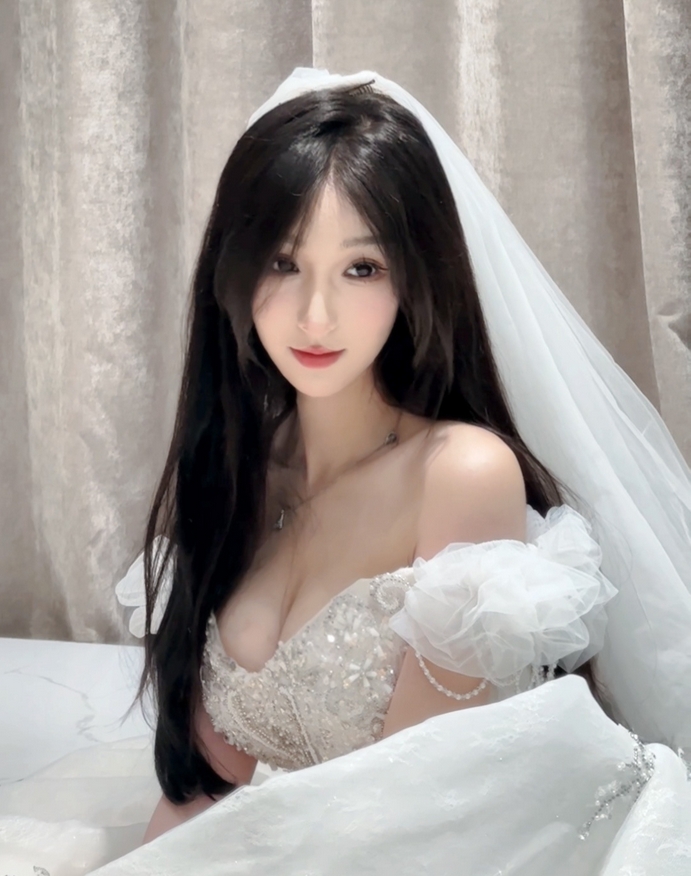 甜密探秘：李李独家写真大赏
