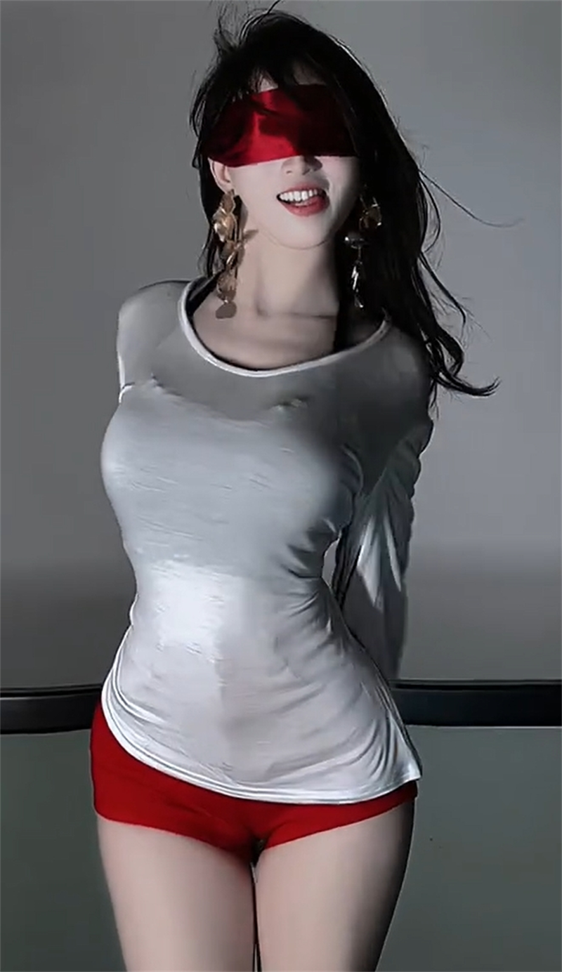隐秘花园：小77的私密映像集