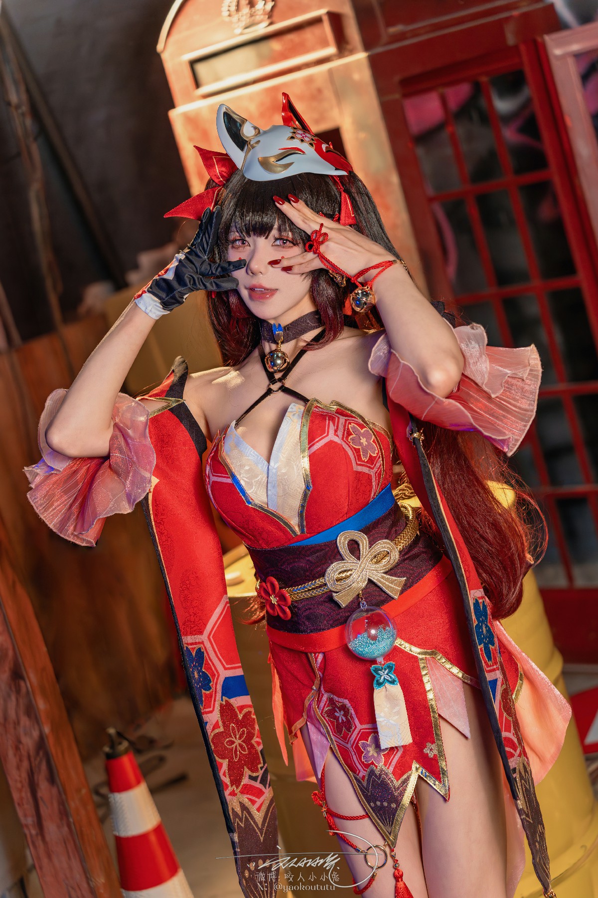【舔屏预警】Yiko兔娘湿吻视角！208期美图盛宴：次元壁破，女神魅惑全公开！