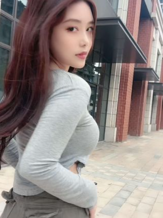 【甜魅蓉城】奶雯携百万粉揭秘：成都甜妹网红蜕变17式