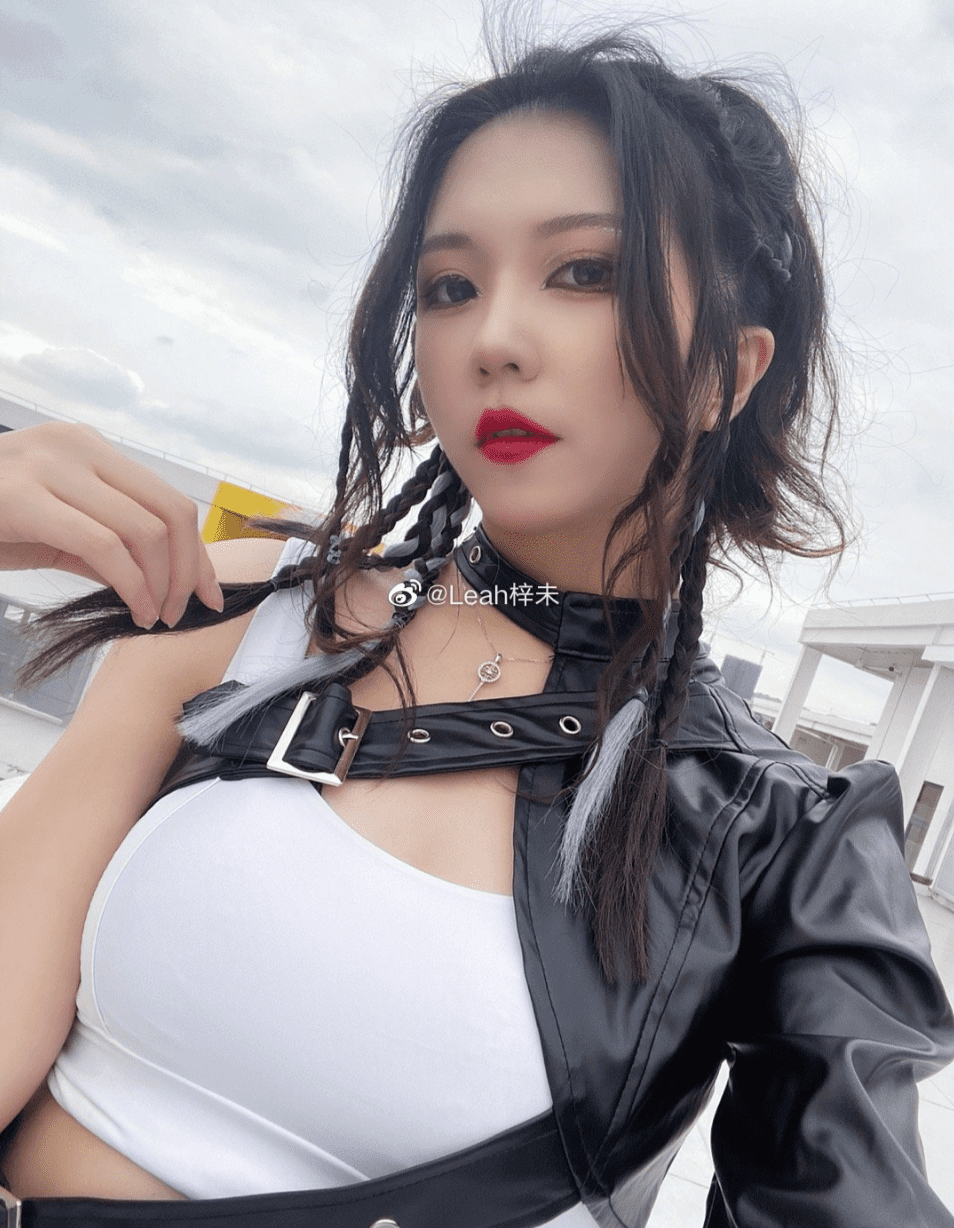 梓未光影蜕变：暨南才女到『魅惑修女』的萌播逆袭