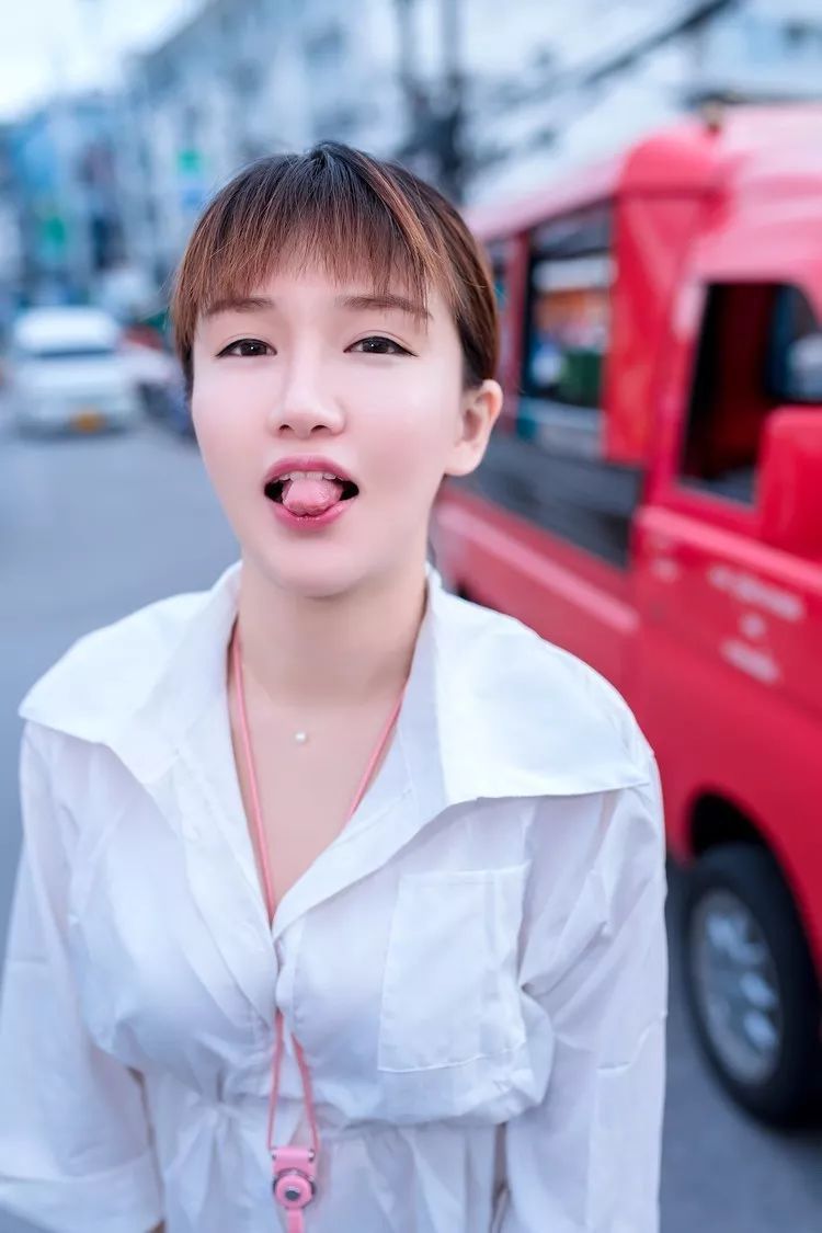 K8萌态傲娇，微胖女神表情炸裂吸睛！-清美唯艺