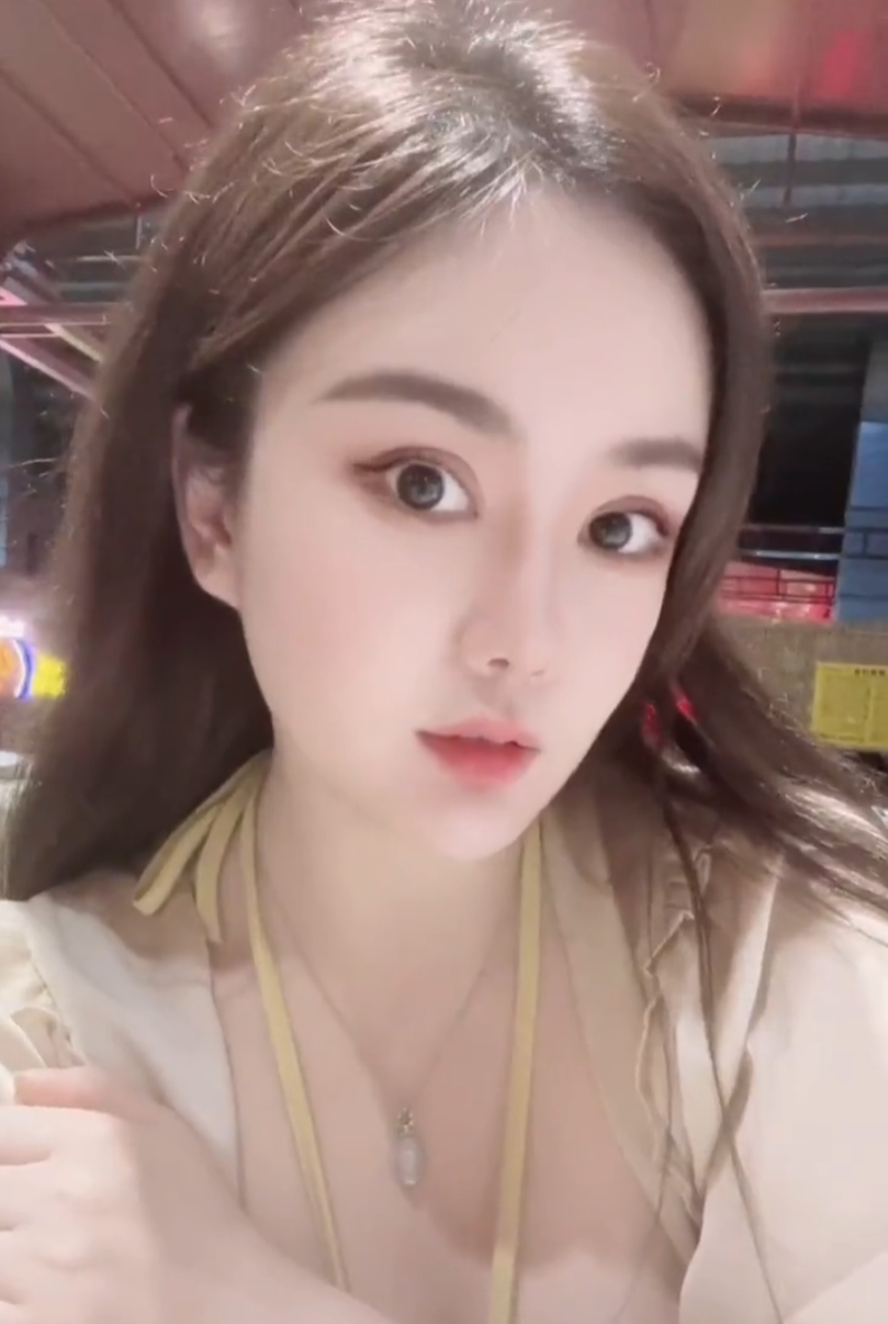 173cm黄金比例！北京超模易阳Silvia惊艳48期摄影，羡慕＂易＂术之美