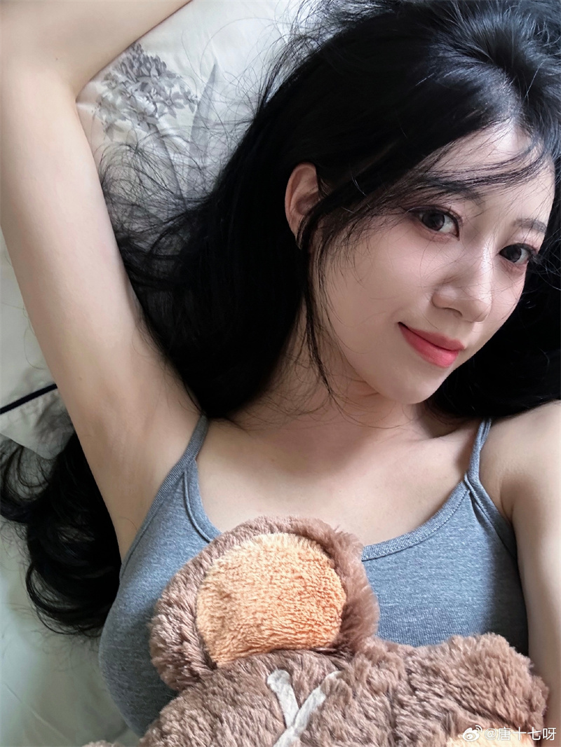 揭秘抖音唐十七私密美照：付费珍藏版大放送！