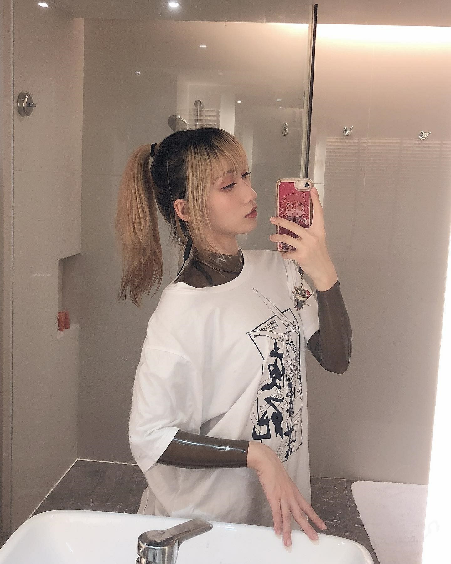 【Cien恩恩摄影集】揭秘“怪女人”二次元灵魂：12期视觉盛宴，等你探秘！