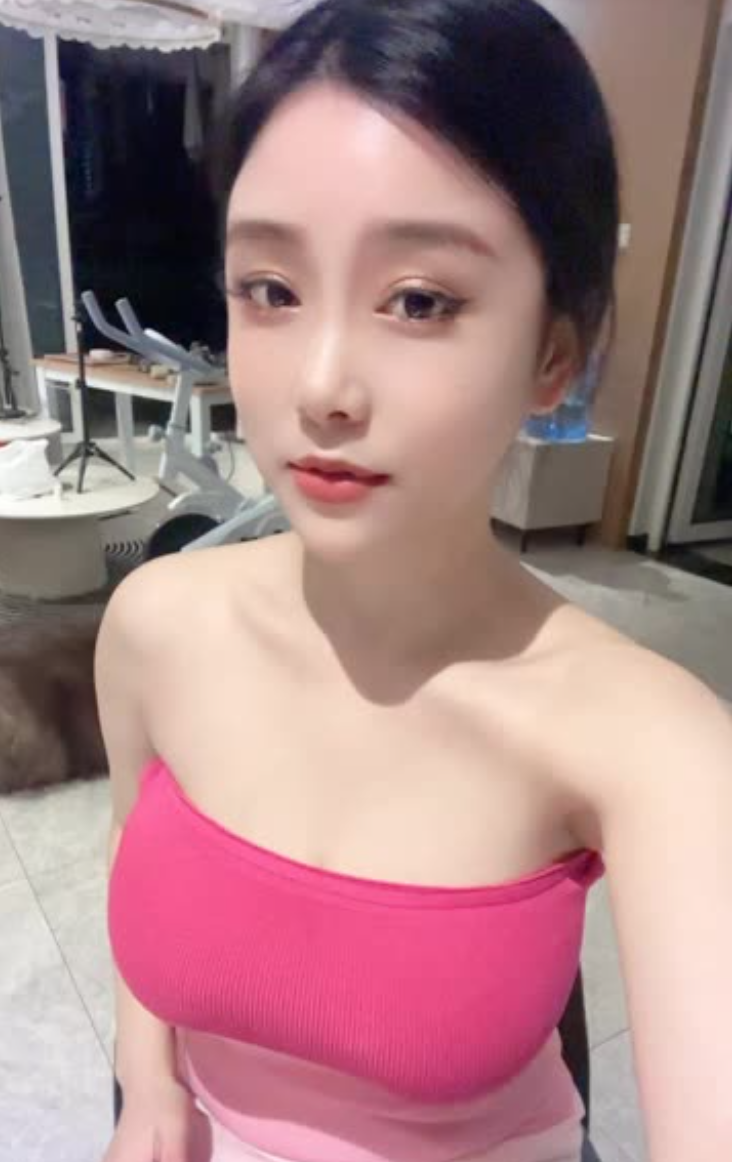 【甜魅蓉城】奶雯携百万粉揭秘：成都甜妹网红蜕变17式