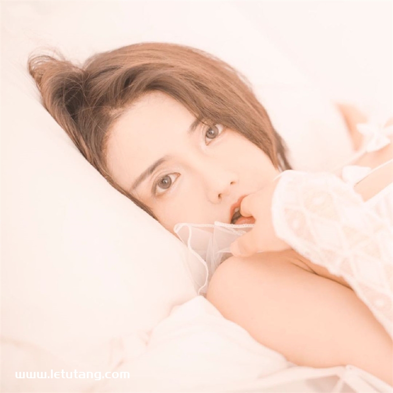 独家揭秘：虎牙女神古阿扎私密美图&视频大放送，速领福利！