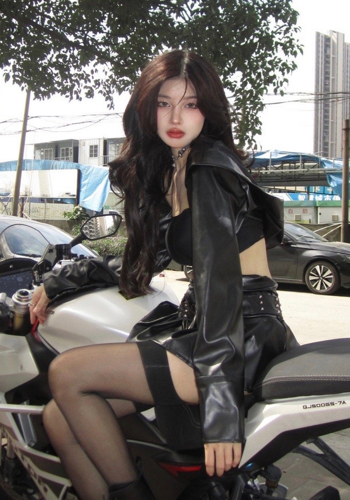 独家揭秘：林崔崔私密美照全集，速览珍藏！