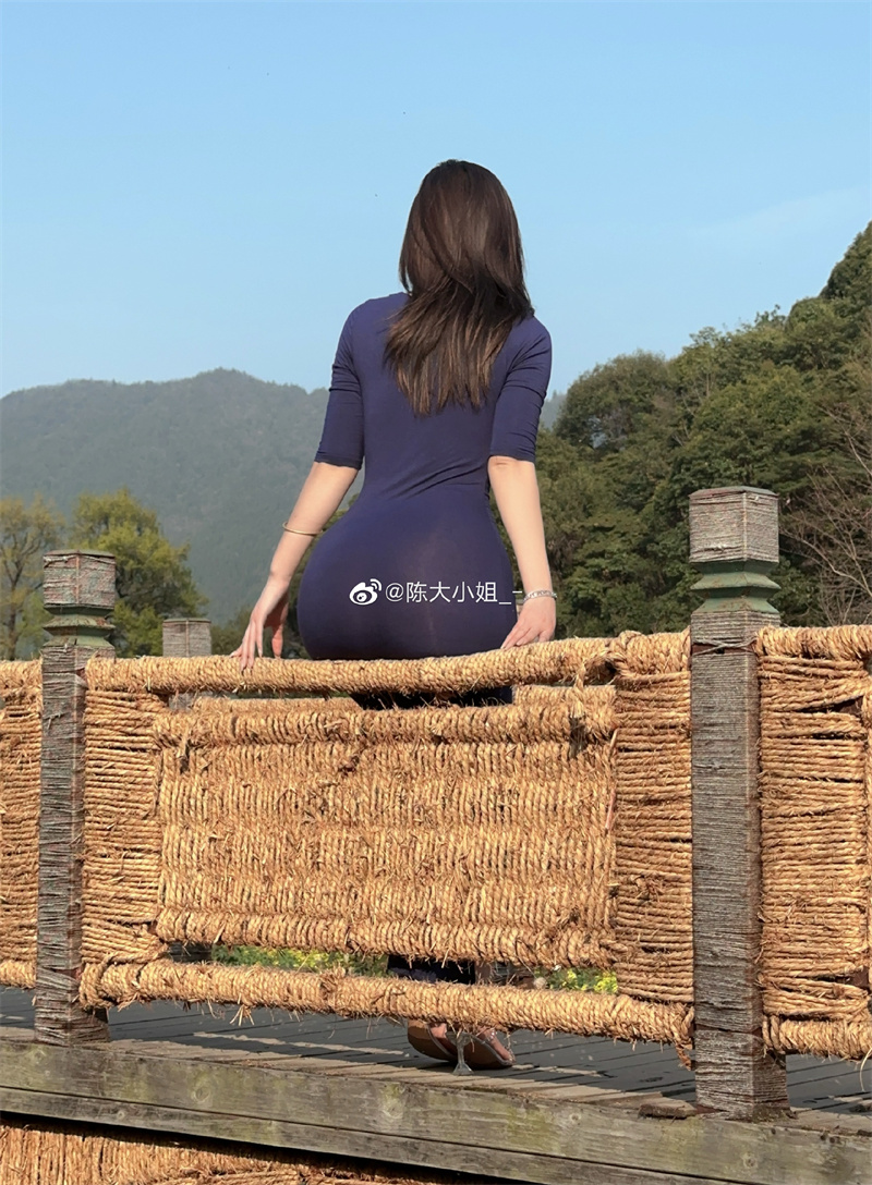 独家揭秘：陈佩奇（陈大小姐）私密美图全览，限时免费领取！