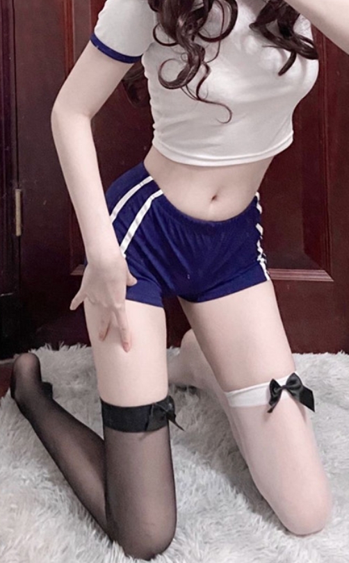 莓果诱惑：酸奶秘境全解锁写真盛宴