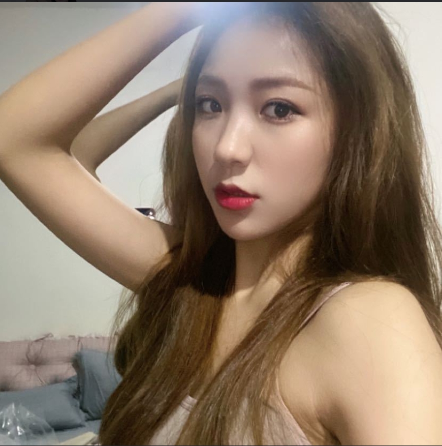 私享秘境：小酒伏特加风情写真大赏