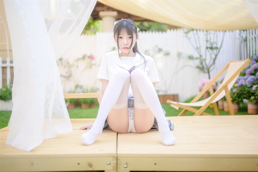 阳光庭院里的香草喵露露：青春活力爆棚，温暖瞬间锁心！-清美唯艺