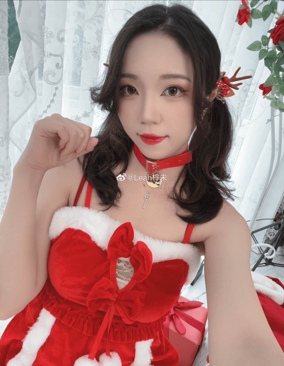 梓未光影蜕变：暨南才女到『魅惑修女』的萌播逆袭
