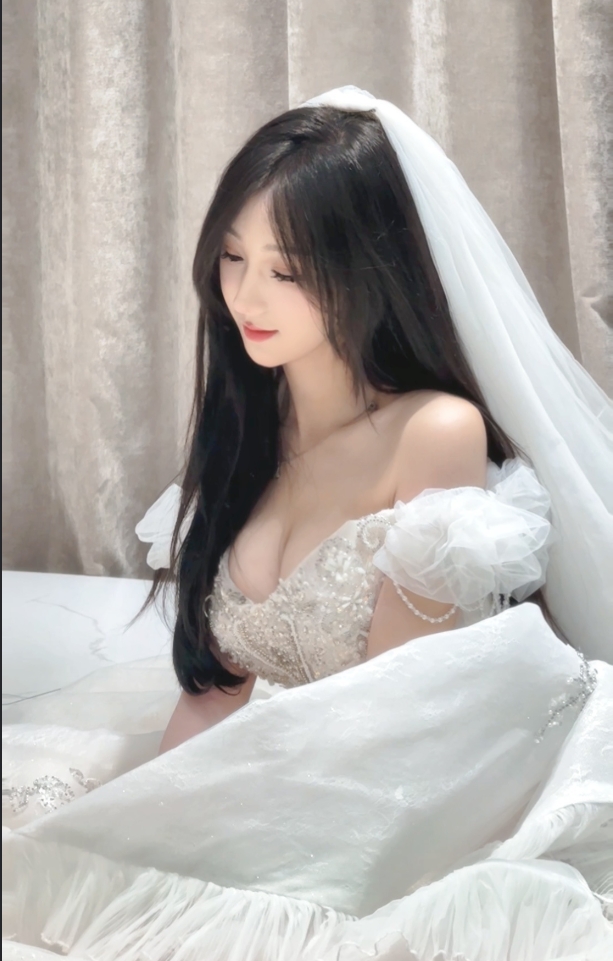 甜密探秘：李李独家写真大赏