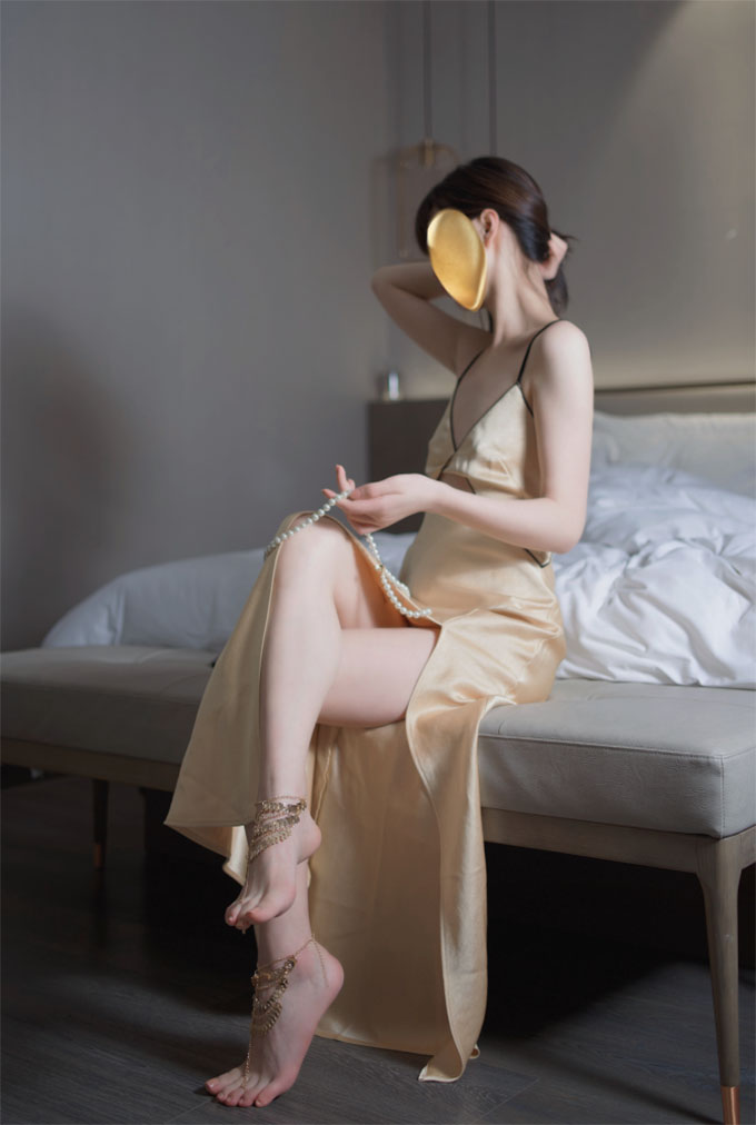 金色禅韵礼服脚链cos盛宴：这位COSER美得独步江湖！-清美唯艺