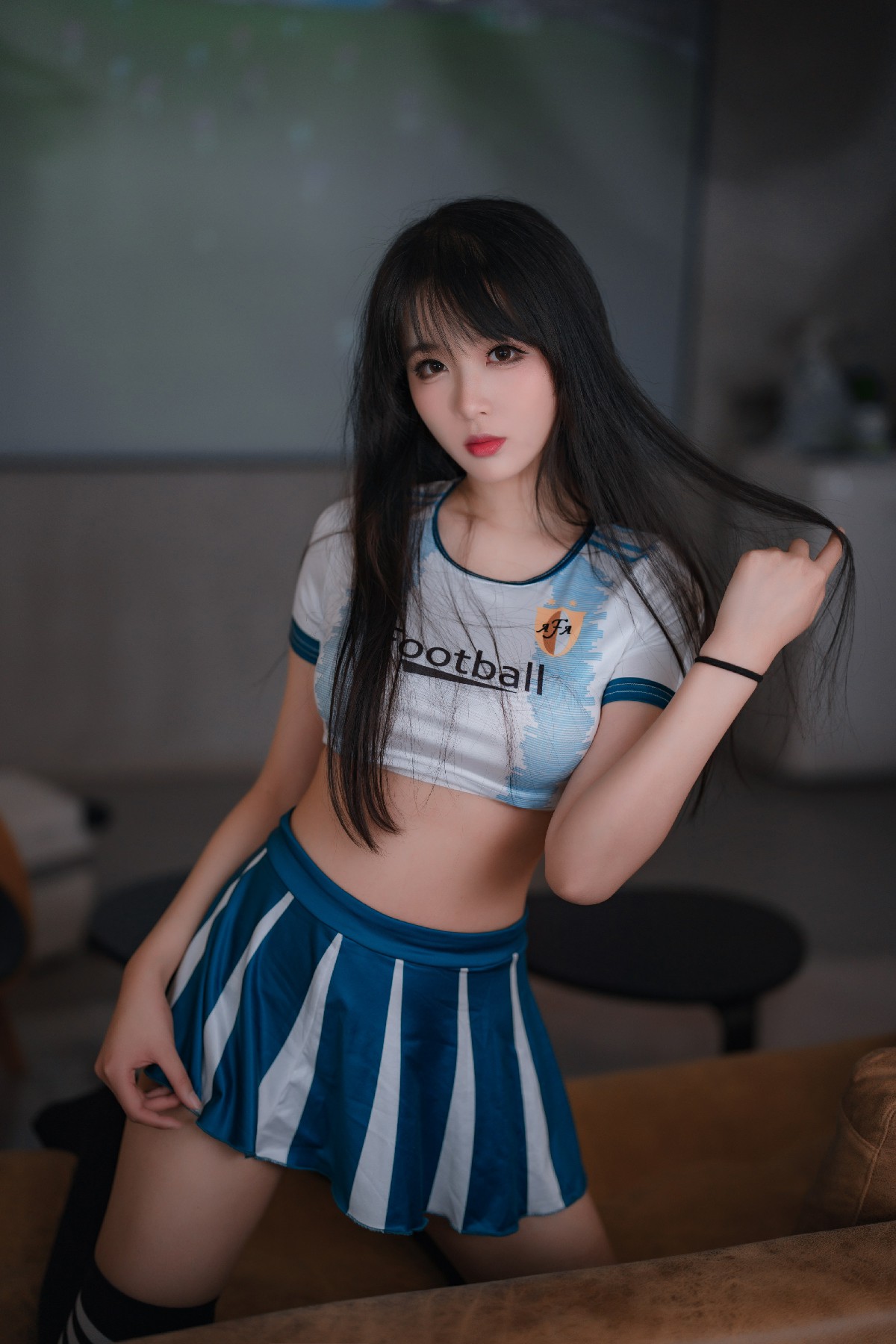 轩萧学姐闪耀登场：足球宝贝美照引爆全场尖叫！