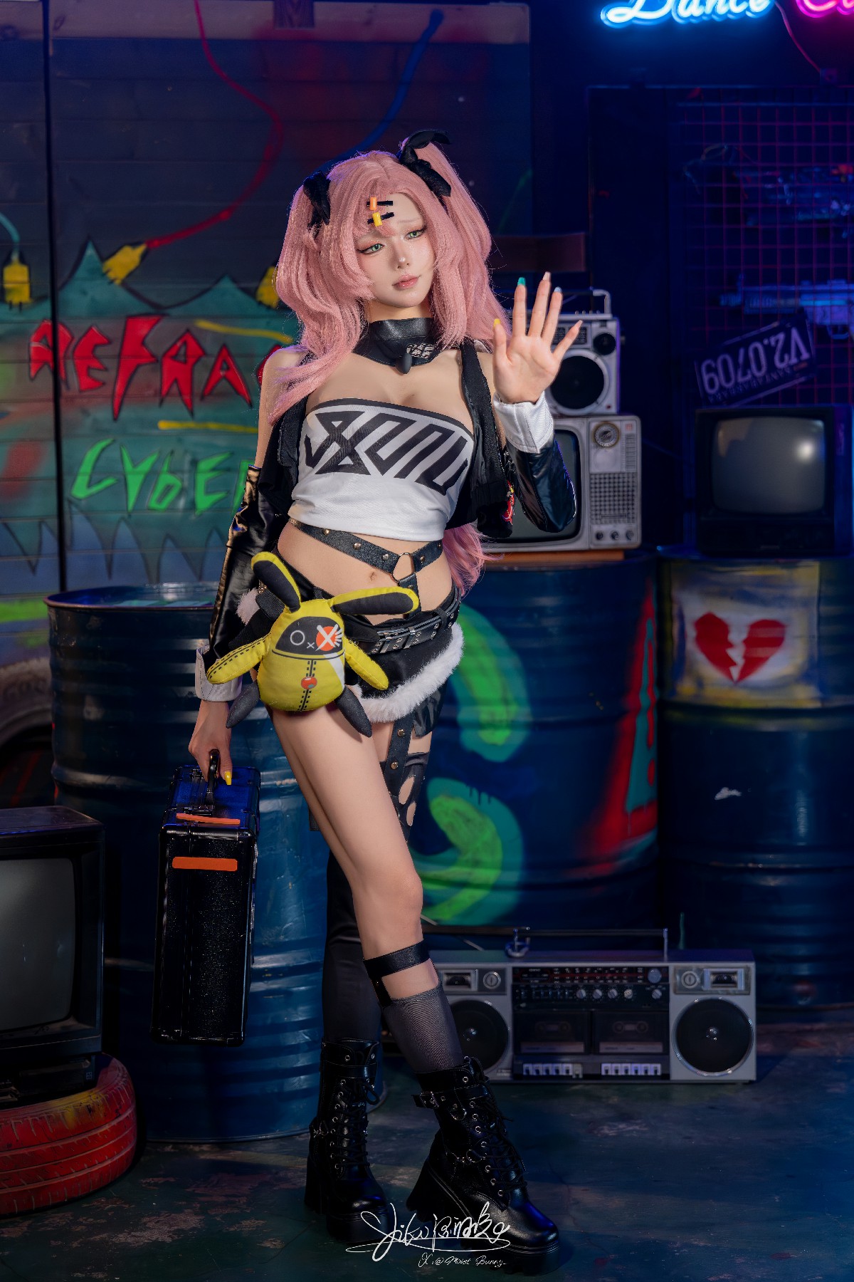萌翻九月！黏黏团子兔×咬人小小兔『妮可三百窟』摇摆来袭🐰Shake it!