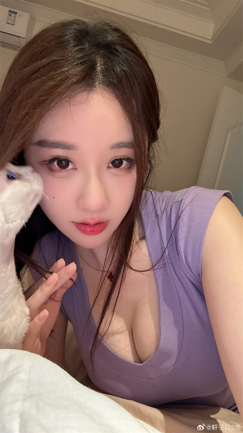 独家揭秘：轩子巨二兔维密风采，高清美图限时免费赏！