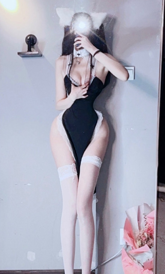 揭秘小艾：微密圈独家美食盛宴，写真视频大放送！