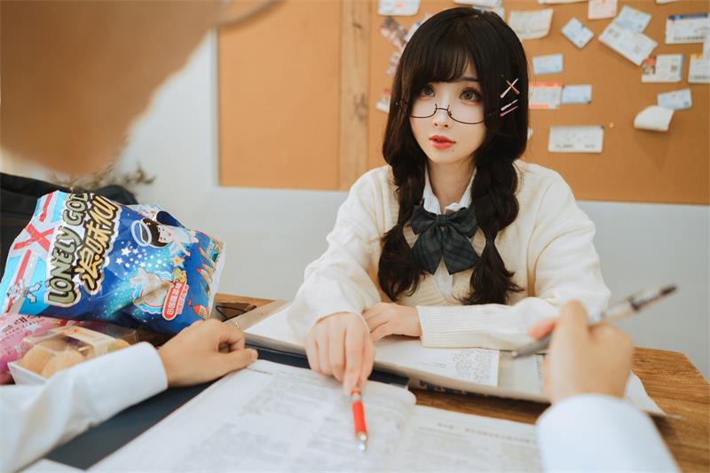 青梅竹马回忆杀！Rioko凉凉子cosplay唤醒温暖时光-清美唯艺