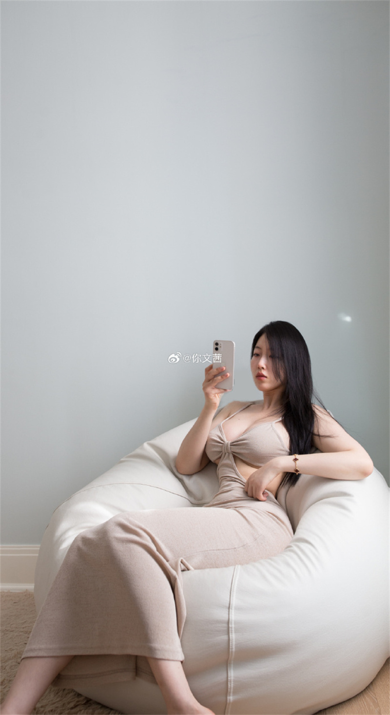 探秘Cool文茜：独家微密美图&视频盛宴，解锁付费精华！