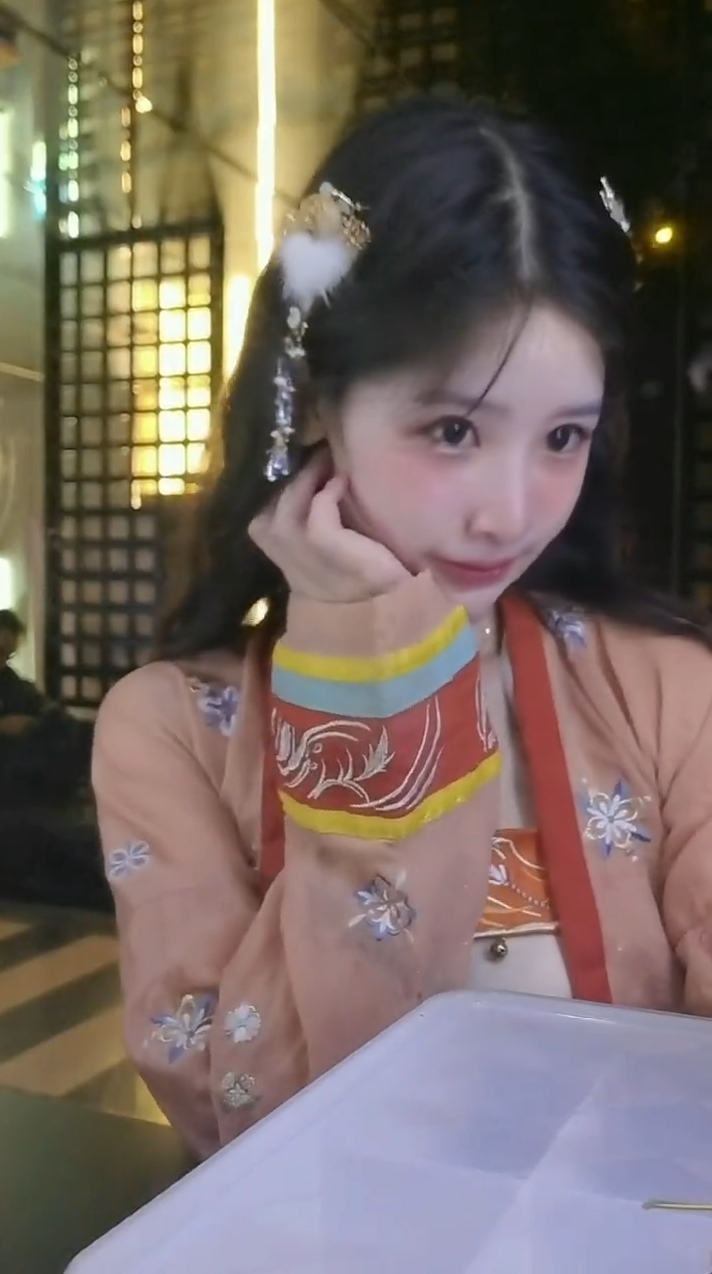 魔都甜心Coser大魔王66期橙喵酱美拍，萌化你的心！