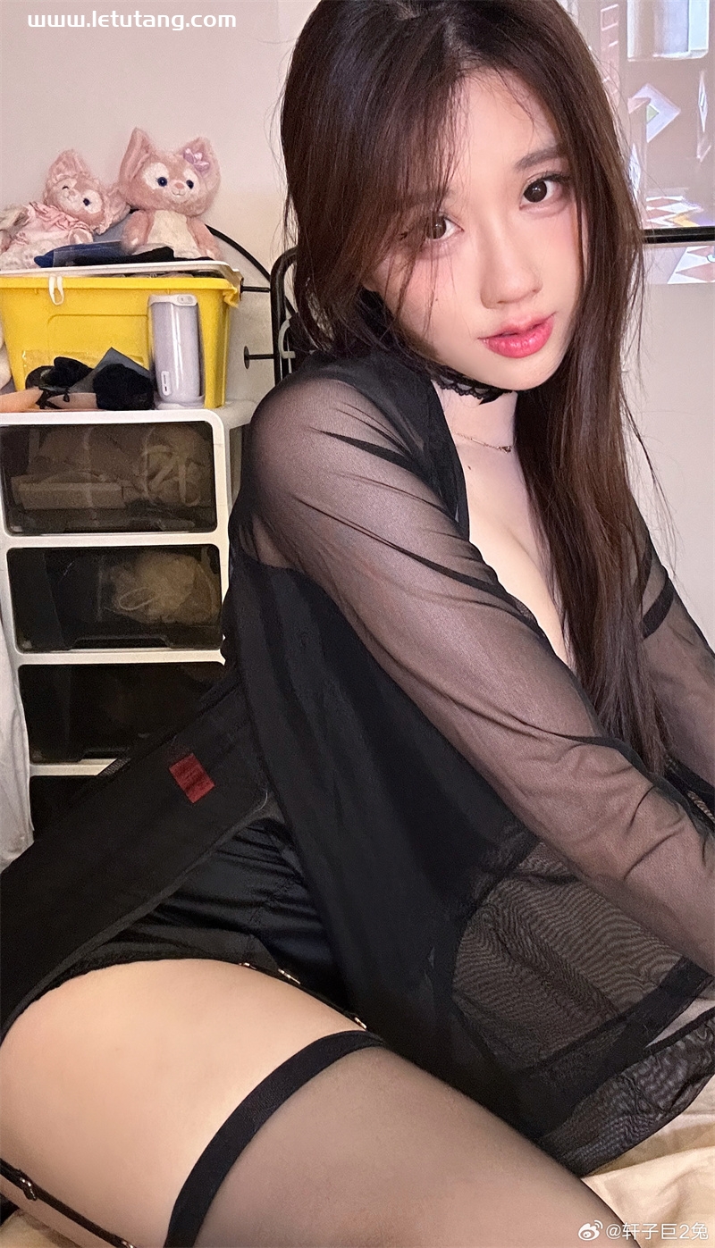 维密幻变·轩子巨二兔美图盛宴：百态女神风采绽放！