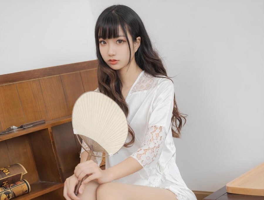 喵界新星梓梓驾到，瞬间引爆视觉盛宴！-清美唯艺