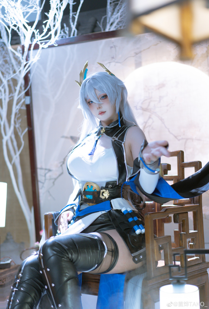 惊艳！菌烨Tako：COS界的女神，一袭华服诠释梦幻经典！-清美唯艺