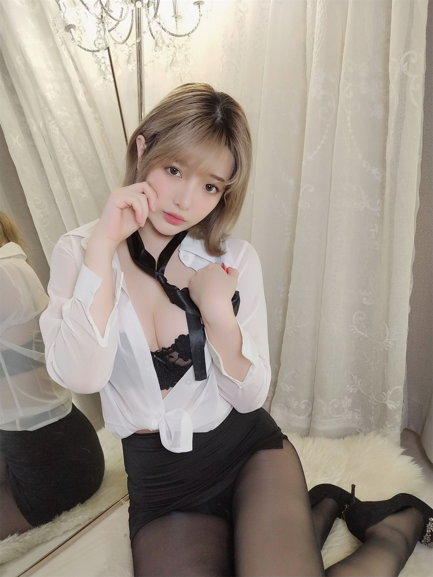 雯妹的520特辑：豪华版白衬衫搭配技巧与时尚推荐-清美唯艺