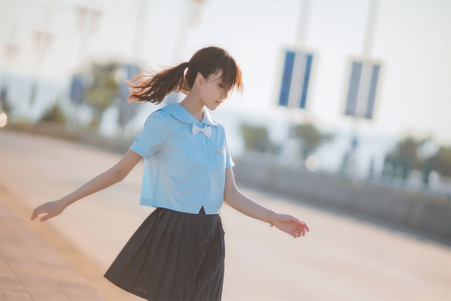 探寻桜桃喵免费美图：哪里能欣赏到蔚蓝色调的甜美少女风格？-清美唯艺