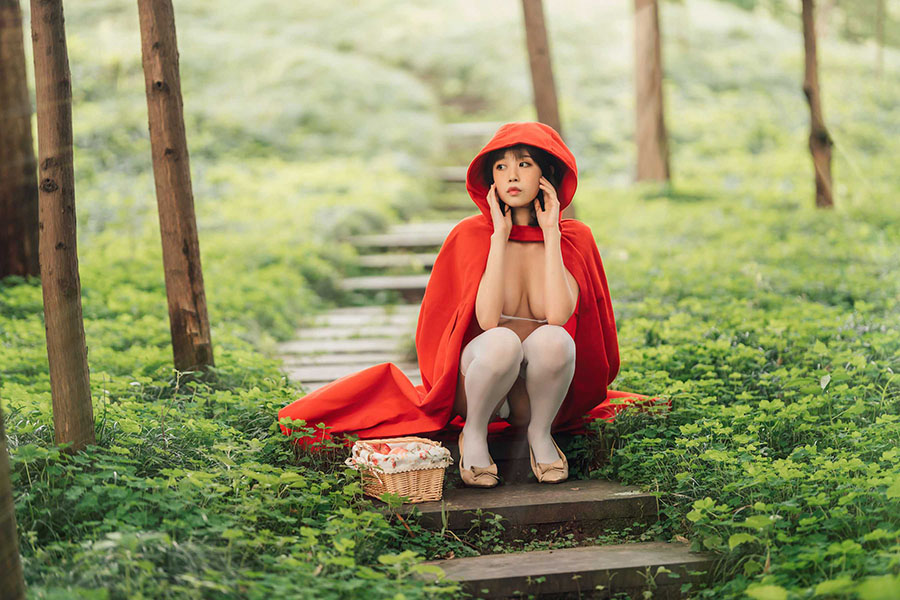 图片[3]-奈汐酱的表现如何？大红帽COS照集锦在哪里可以找到？-清美唯艺