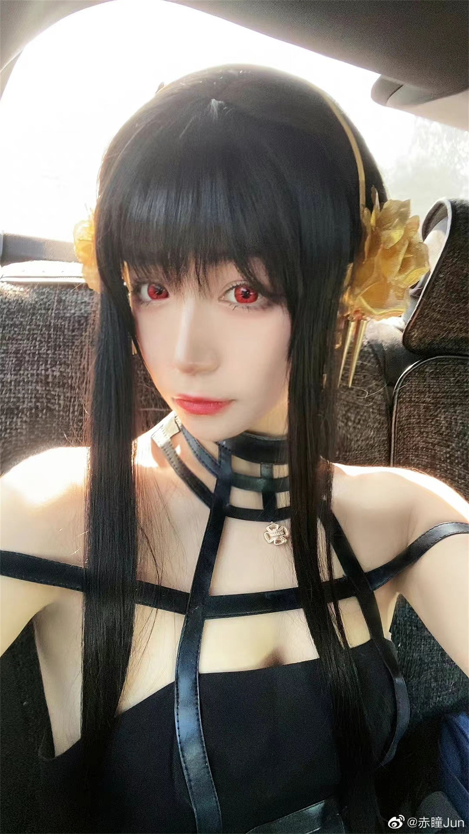 赤瞳 Jun 如何以间谍过家家的造型展现荆棘公主的魅力与力量？-清美唯艺