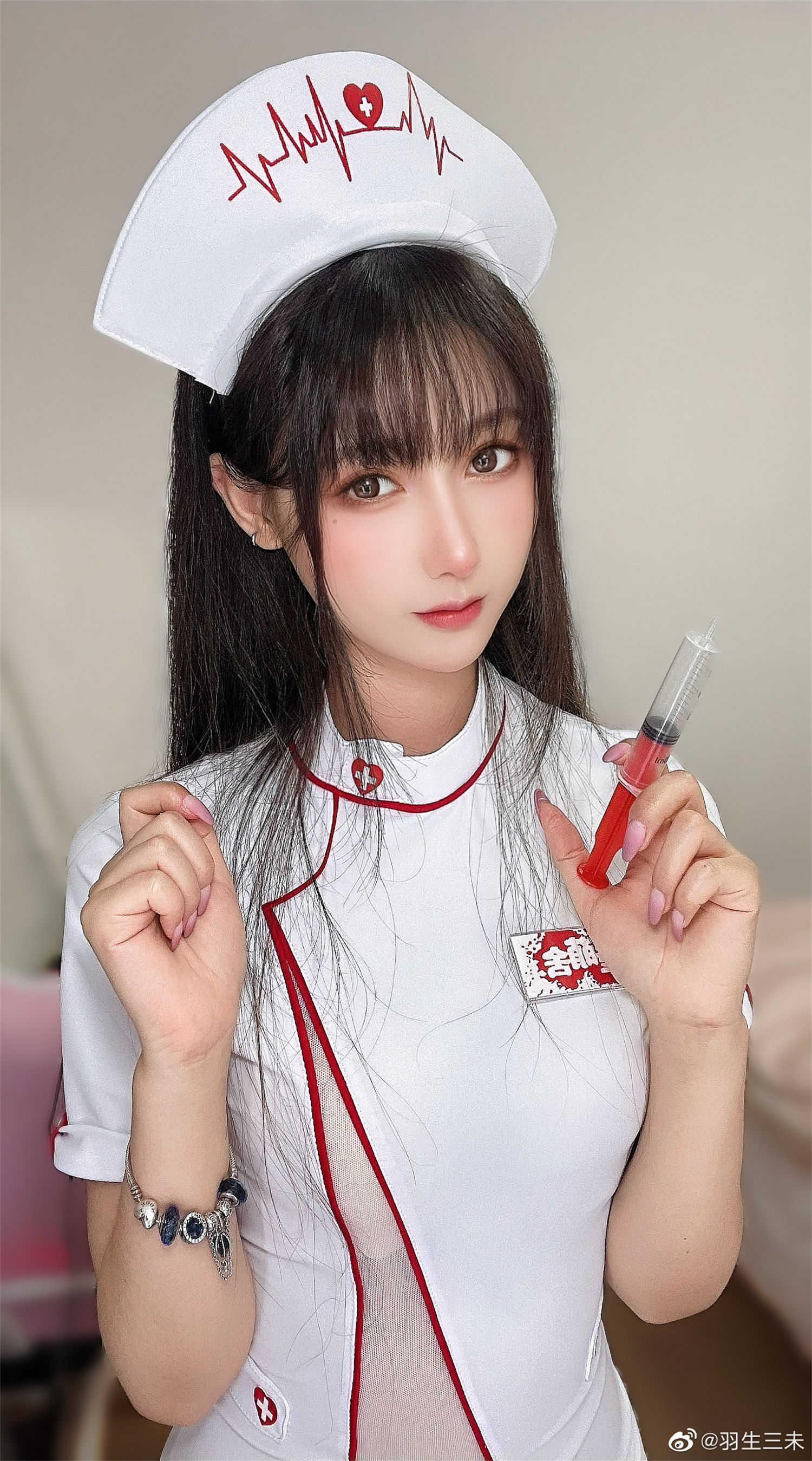 图片[4]-羽生三未的微博cos分享：银色闪耀的究竟是针头还是十字架？-清美唯艺
