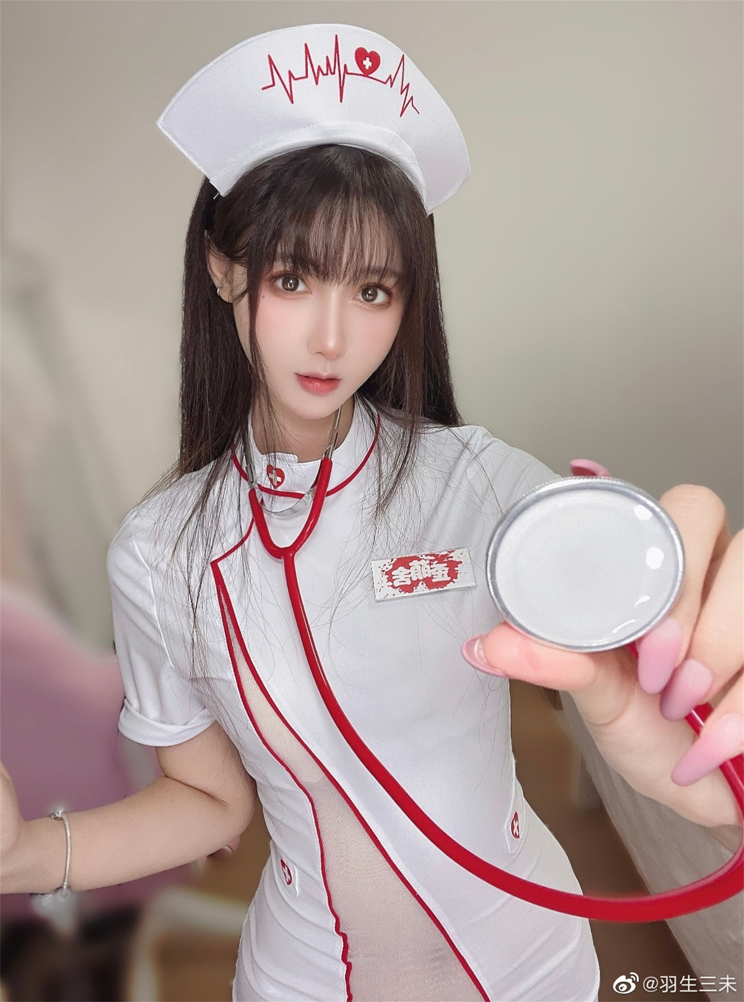 图片[5]-羽生三未的微博cos分享：银色闪耀的究竟是针头还是十字架？-清美唯艺