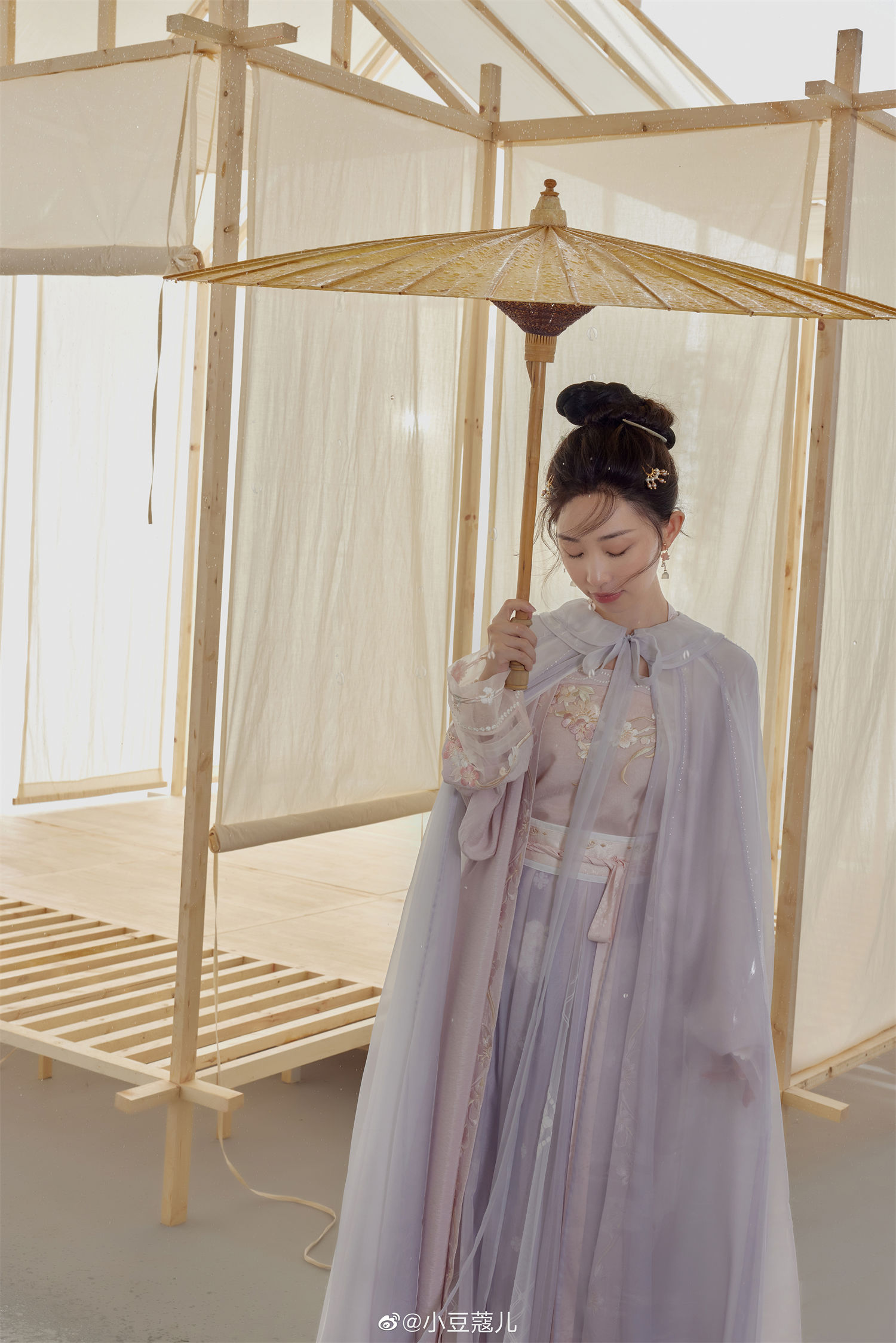 “小豆蔻儿家的财富真相与华服的独特魅力”-清美唯艺