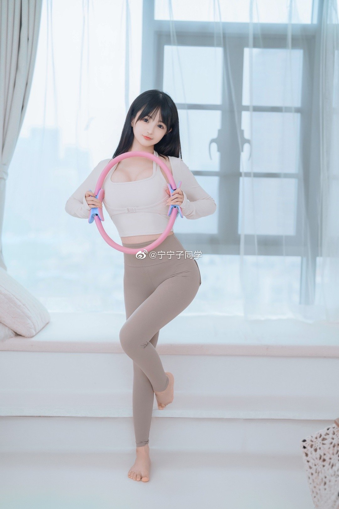 图片[3]-樱井宁宁最新COS照发布：与瑜伽妹一同挥汗锻炼-清美唯艺