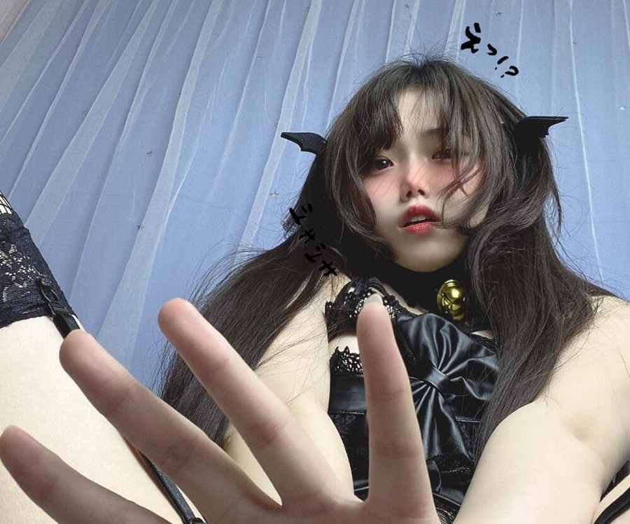 图片[2]-七月喵子：她的壁纸双手压技为何掀起热潮？-清美唯艺