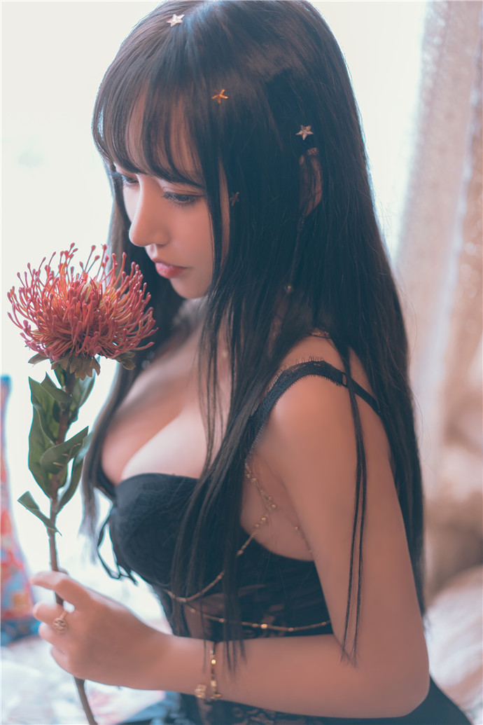 如何寻找与欣赏六点半的月亮cosplay图片？过期米线线喵的推荐！-清美唯艺