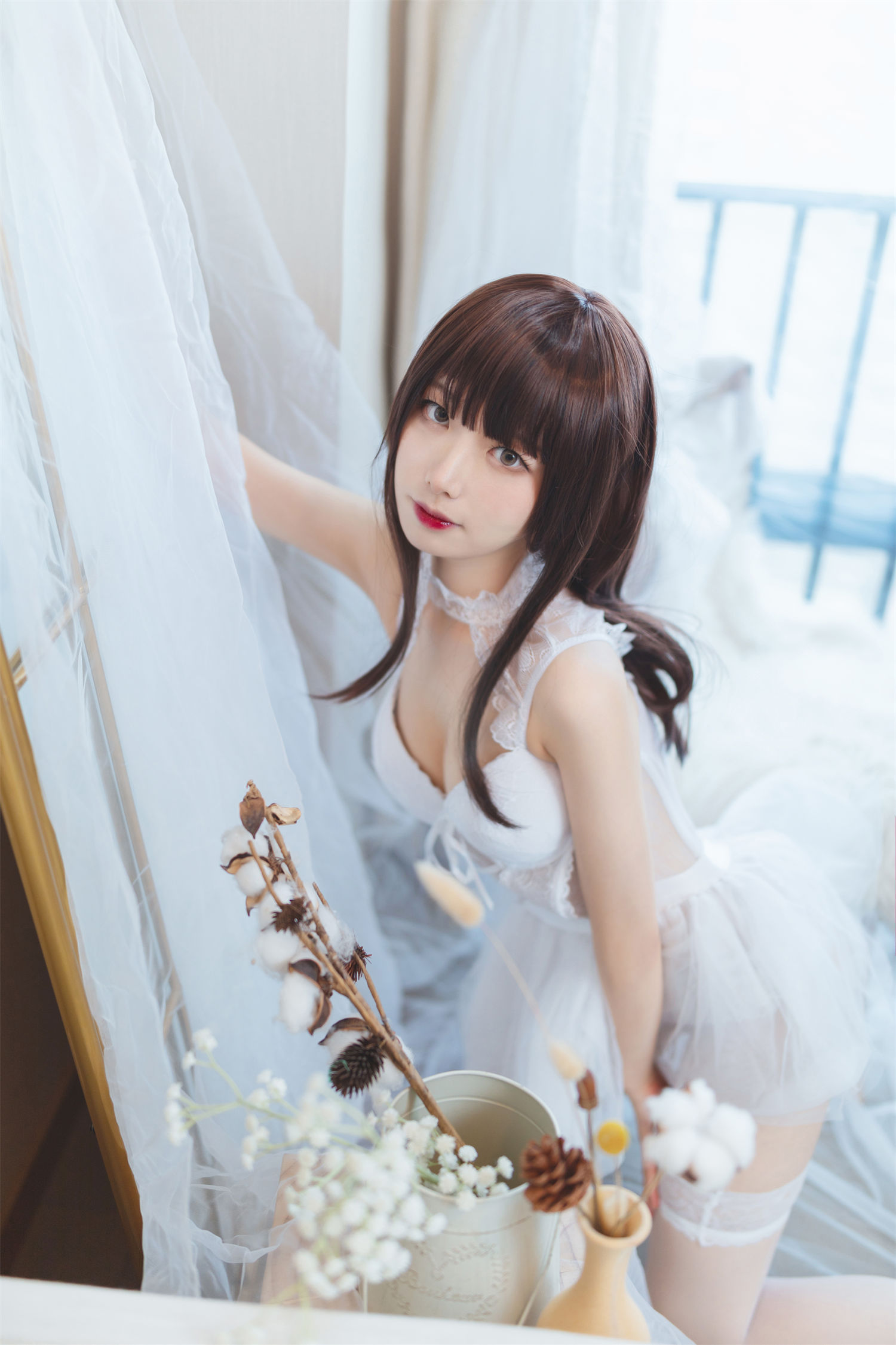 图片[2]-哪里能找到《封疆疆》与纯白图集？羞涩女神如何在试婚纱时展现独特魅力？-清美唯艺